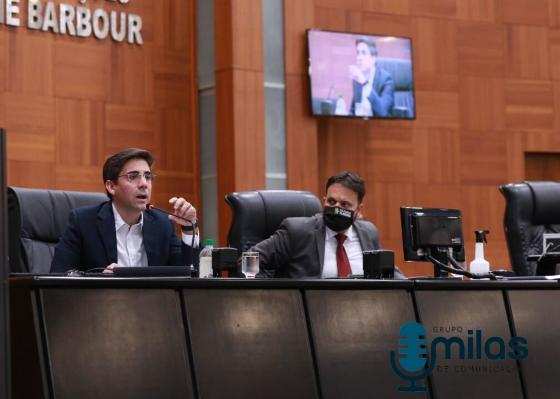 Secretário de Educação apresenta reordenamento escolar aos deputados.jpg