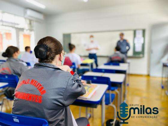 ESCOLA MILITAR TIRADENTES.jpg