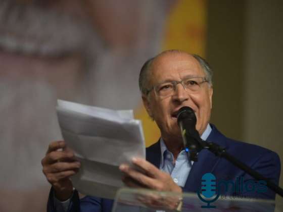 Alckmin-destaca-importancia-da-defesa-da-democracia-em-evento-com-empresarios-10-08.png