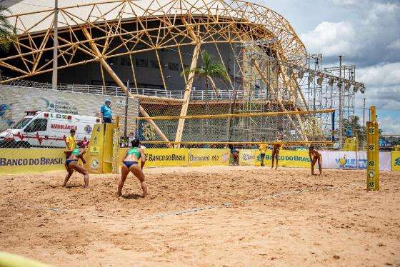 Circuito de vôlei de praia.jpg
