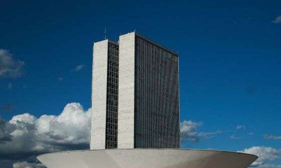 monumentos_brasilia_cupula_plenario_da_camara_dos_deputados3103201340.jpg
