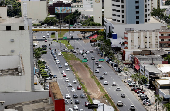 Avenida-CARRO-cpa-IPVA-Cuiabá-VLT.jpg