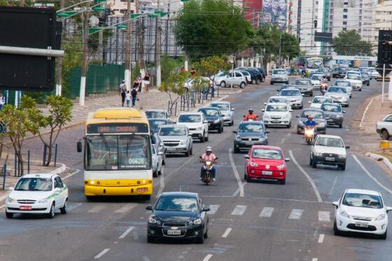 Cuiabá - Carros em Movimento.jpg