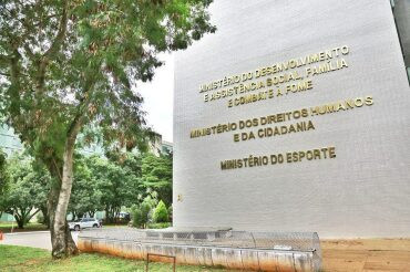https://cdn.anoticiamt.com.br/storage/webdisco/2025/06/20/370x278/50ae639be1f1556b63860d6ec0c302ca.jpg